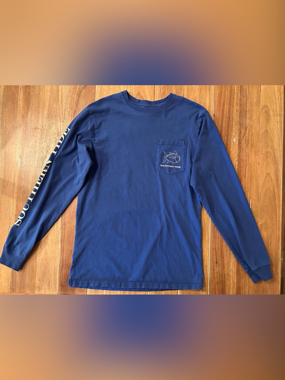 Southern Tide Long Sleeve Pocket Tee in Navy. Small.